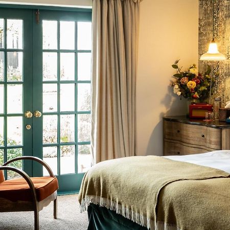 Hotel The Double Red Duke, Cotswolds à Witney Extérieur photo