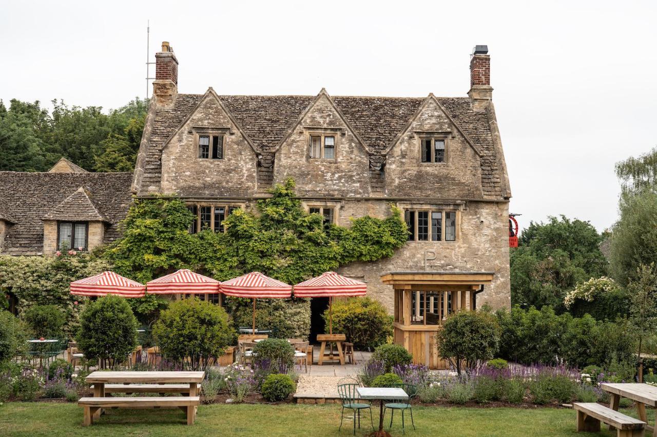 Hotel The Double Red Duke, Cotswolds à Witney Extérieur photo
