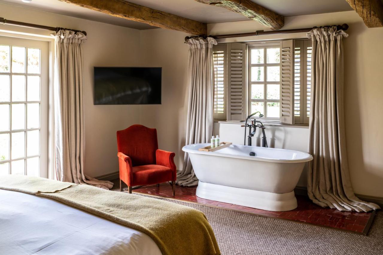 Hotel The Double Red Duke, Cotswolds à Witney Extérieur photo