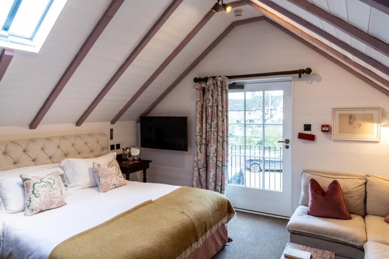 Hotel The Double Red Duke, Cotswolds à Witney Extérieur photo