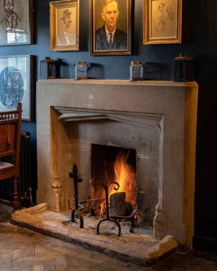 Hotel The Double Red Duke, Cotswolds à Witney Extérieur photo