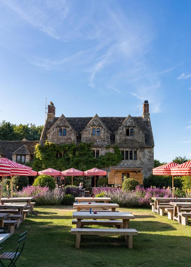 Hotel The Double Red Duke, Cotswolds à Witney Extérieur photo