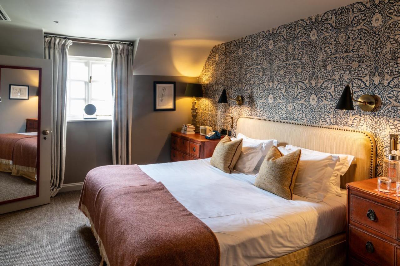 Hotel The Double Red Duke, Cotswolds à Witney Extérieur photo