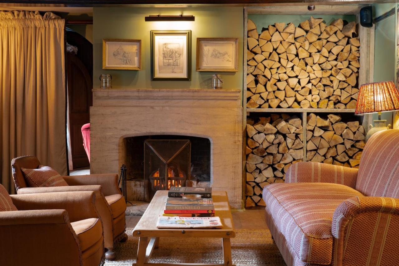 Hotel The Double Red Duke, Cotswolds à Witney Extérieur photo