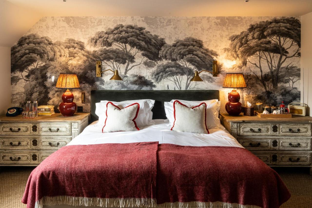 Hotel The Double Red Duke, Cotswolds à Witney Extérieur photo