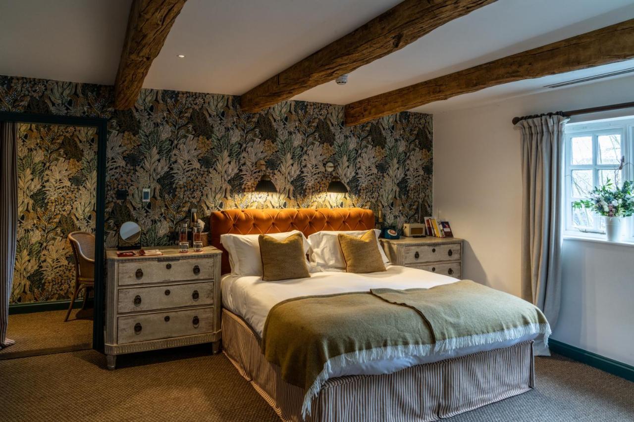 Hotel The Double Red Duke, Cotswolds à Witney Extérieur photo