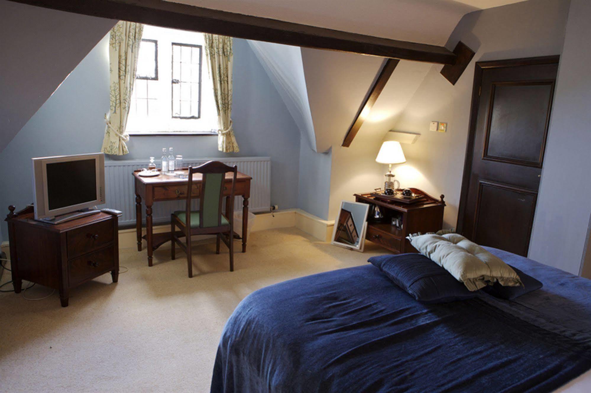 Hotel The Double Red Duke, Cotswolds à Witney Extérieur photo